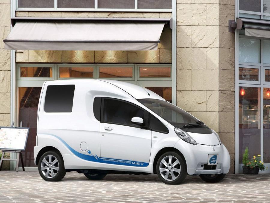 Mitsubishi i-MiEV Cargo Concept 2009 года  (фото 6 из 8)